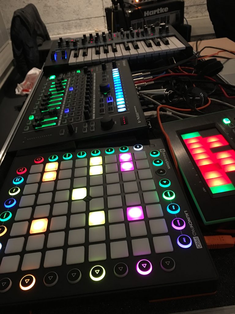 roland aira mx-1 tb-3 novation launchpad
